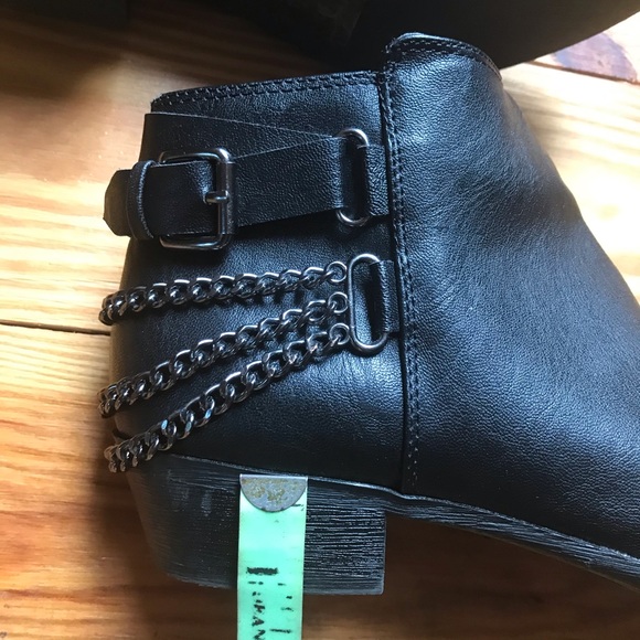 Joe Boxer Black Chain Ankle Boots, EUC, 8 - Picture 8 of 11